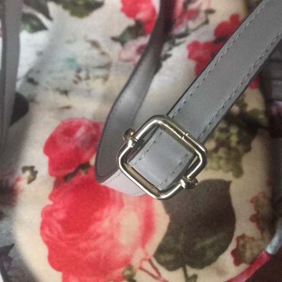 Floral Backpack๐ธ๐บ๐ผ - Picture 5 of 8